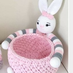 ​Вязаные корзинки в детскую