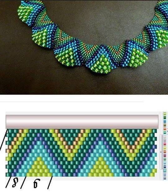 Яркое колье из бисера