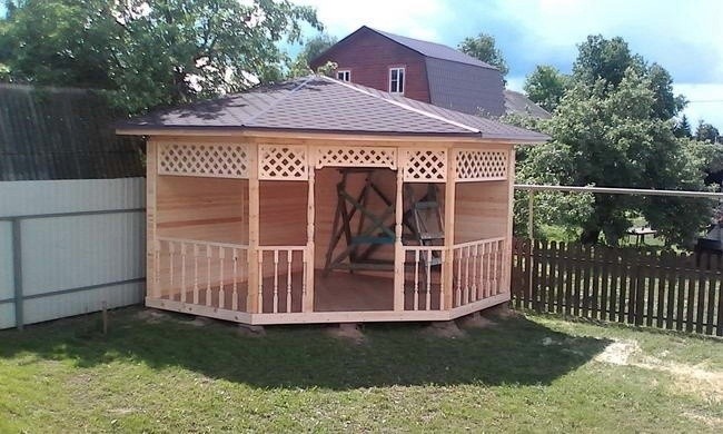 Строительство угловой беседки своими руками