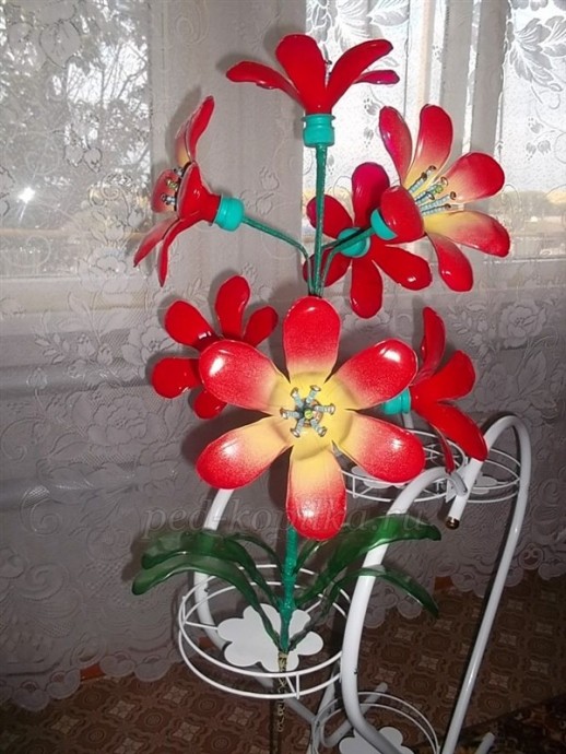 Цветы из пластиковых бутылок