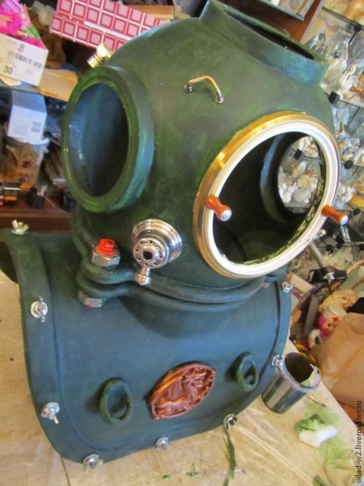 Шлем водолаза из папье-маше