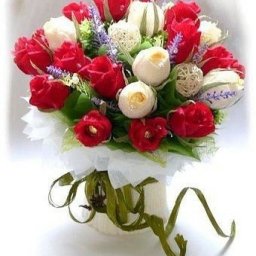 ​Цветы с конфетами внутри