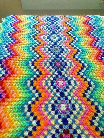 Схема для вязания яркого пледа зигзагами Схема для вязания яркого пледа зигзагами