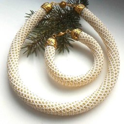 ​Бежево-золотой комплект из бисера