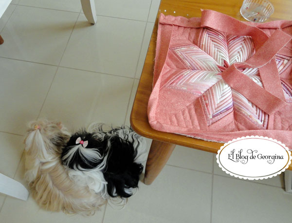 Интересная салфетка из лоскутков