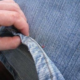 Как укоротить джинсы и сохранить фабричный шов в целости