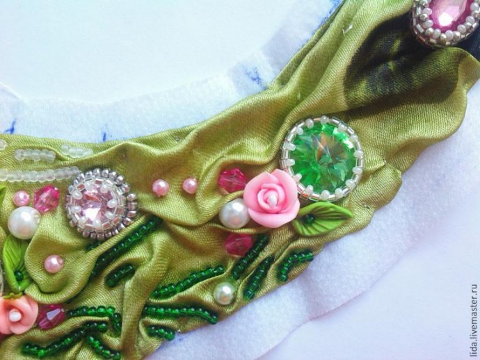 Шикарное колье "Утренняя роза"