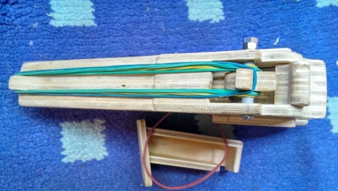 Самоделка для хулигана: пистолет-резинкострел
