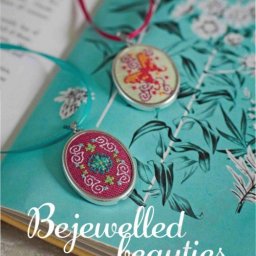 Вышивка крестом для кулонов