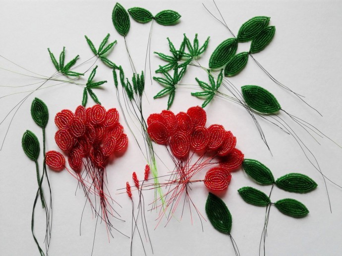 ​Нежные розы из бисера