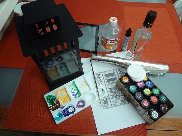 Роспись фонаря витражными красками Роспись фонаря витражными красками