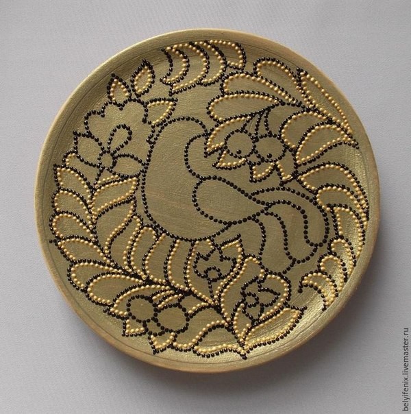 ​Тарелка в технике точечной росписи "Птица удачи"