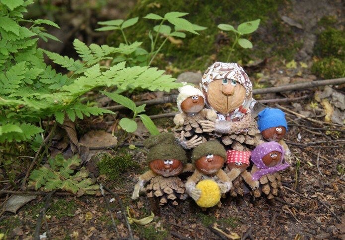 Веселые поделки из шишек