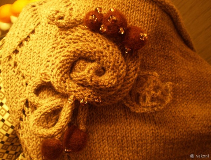 Декоративная вязаная роза