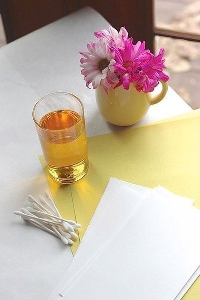 Очень красивый венок из бумажных нарциссов