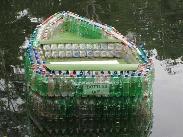 Лодка из пластиковых бутылок