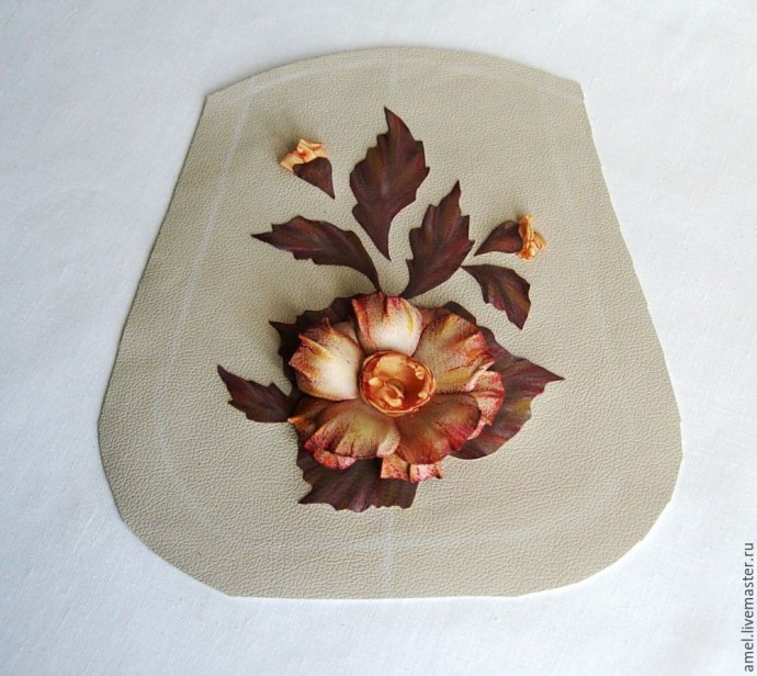 Декор сумки с цветком