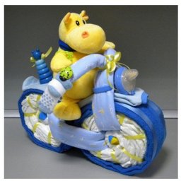 Оригинальная упаковка подарка из вещей новорожденному