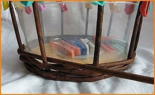 ​Плетём корзинку из газетных трубочек