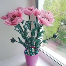 Розовые маки из бисера