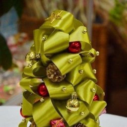 Ёлочка из атласной ленты