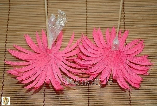 Герберы из конфет Герберы из конфет