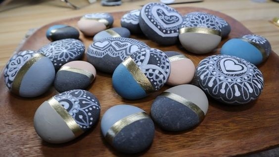 ​Интересные варианты росписи камней
