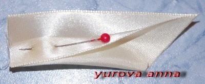 Листочки с сердечками в технике канзаши