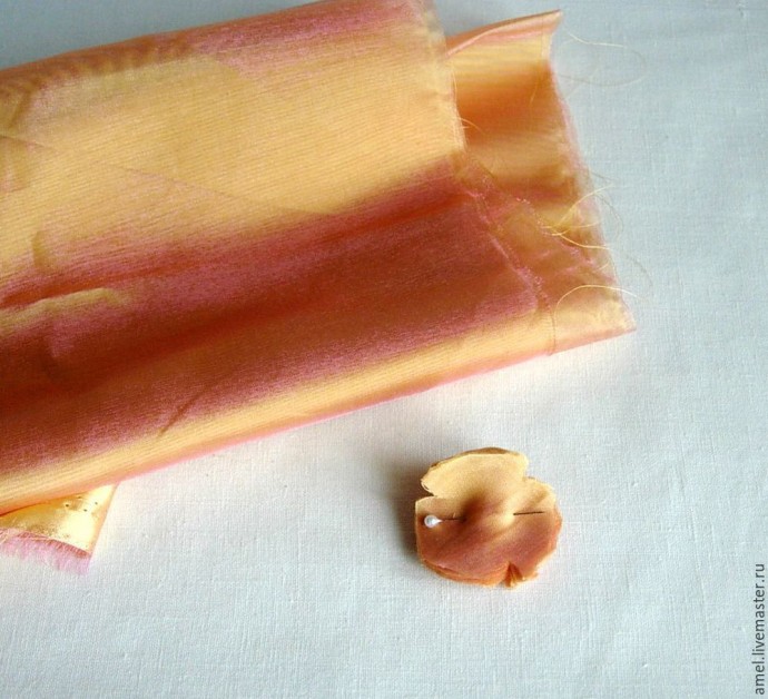 Декор сумки с цветком