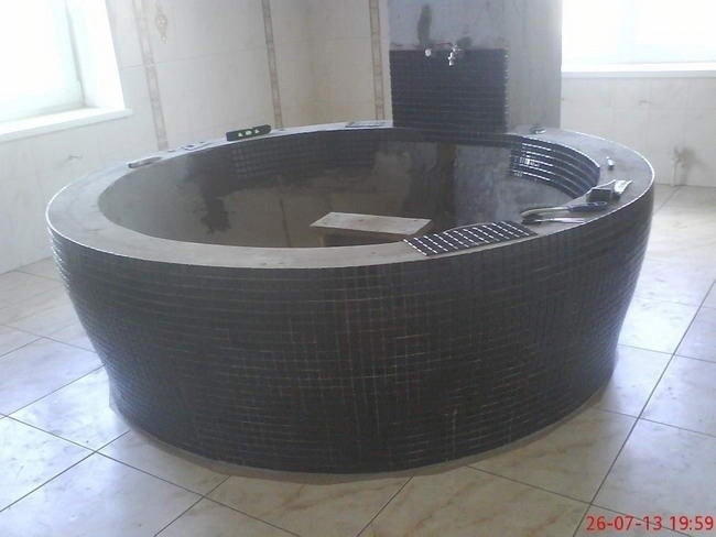 Оригинальная ванна из кирпича своими руками