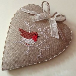 Минималистичная вышивка крестиком