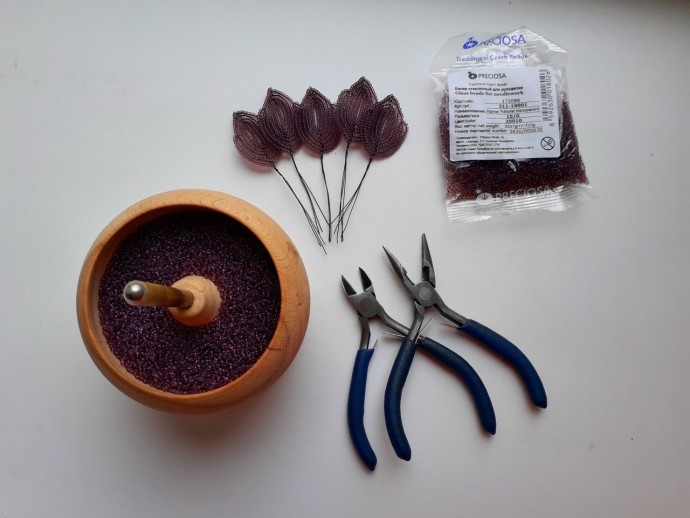 Орхидея из бисера Орхидея из бисера