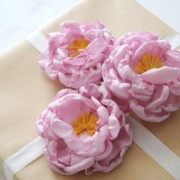 Пионы из атласа: мастер-класс