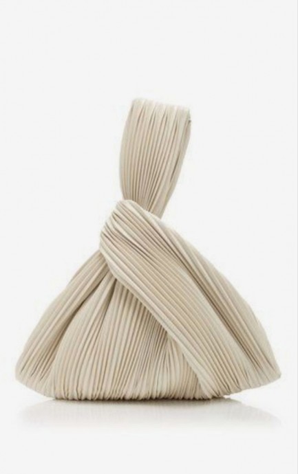 ​Маленькая сумочка на запястье