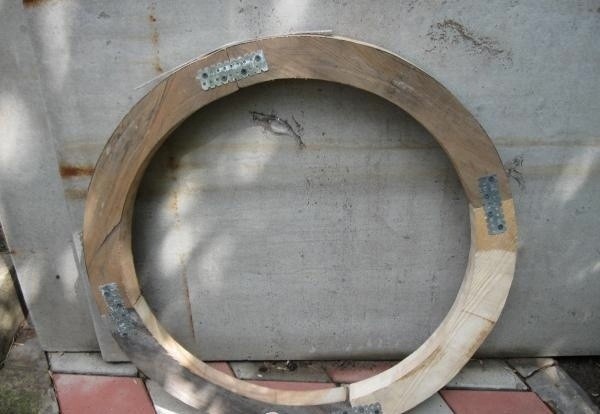 Декоративное колесо от телеги своими руками