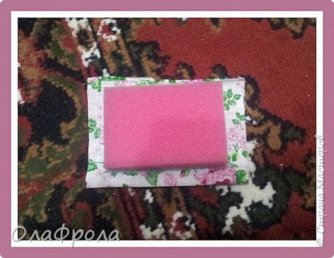 Эксклюзивное миниатюрное кресло для кукол из обычных губок