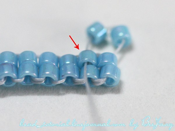 Плетем браслет из бисера и бусин