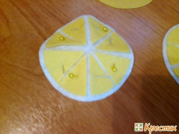 Подставка под горячее в виде дольки лимона