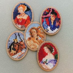 ​Вышитые медальоны