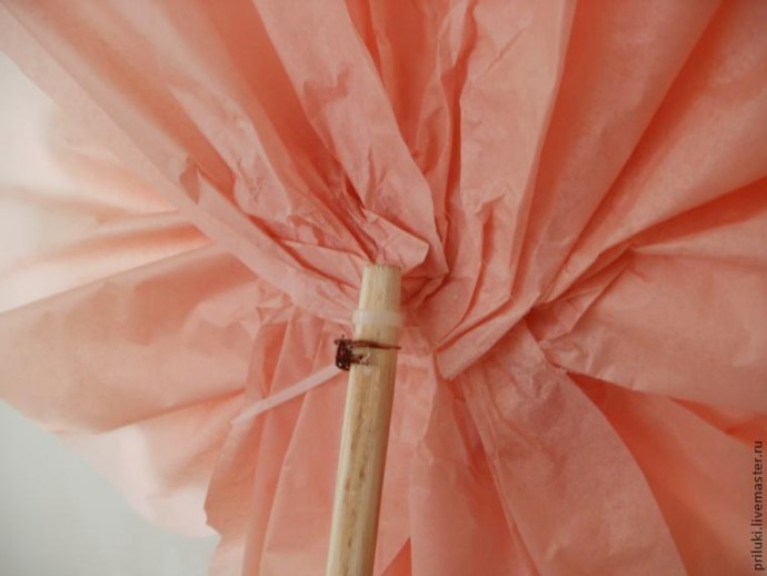 Цветок из бумаги тишью