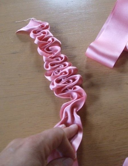 Георгины из атласных лент