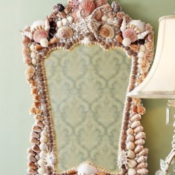 Идеи декора зеркал ракушками