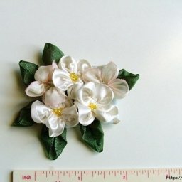 Вышивка лентами цветов: мастер-класс