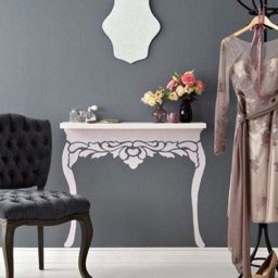 ​Столик во французском стиле