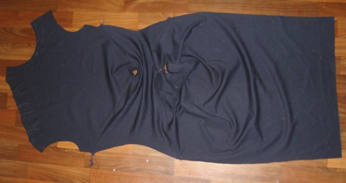 Трикотажное платье с драпировкой