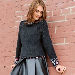 Джемпер с ажурными листьями на линии реглан