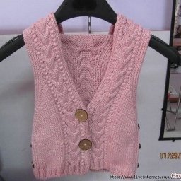 Оригинальный жилет с капюшоном