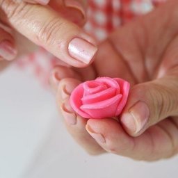 Розочка из мастики