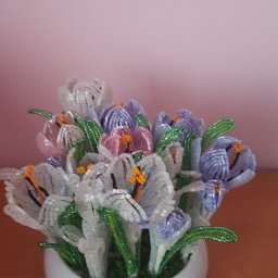 ​Крокусы из бисера