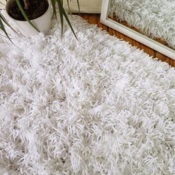 Плетем пушистый коврик своими руками